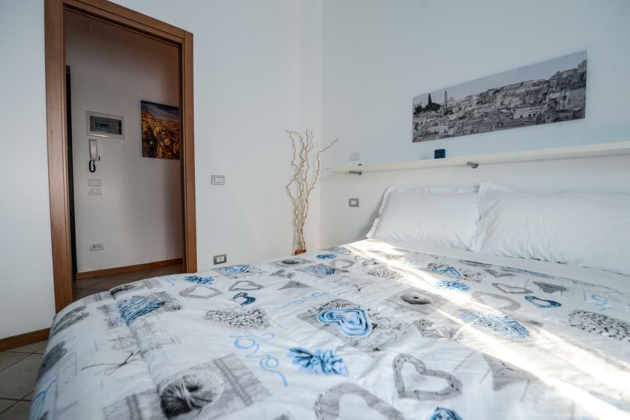 マテーラ Uno Sguardo Sui Sassi Bed & Breakfast エクステリア 写真